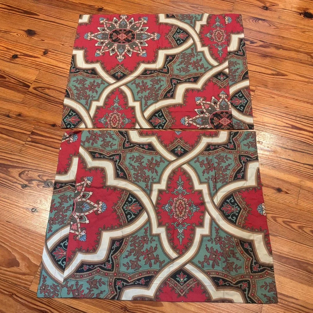 Pair Pottery Barn Caesarea Organic Cotton Standard Pillowcases Red Medallion EUC